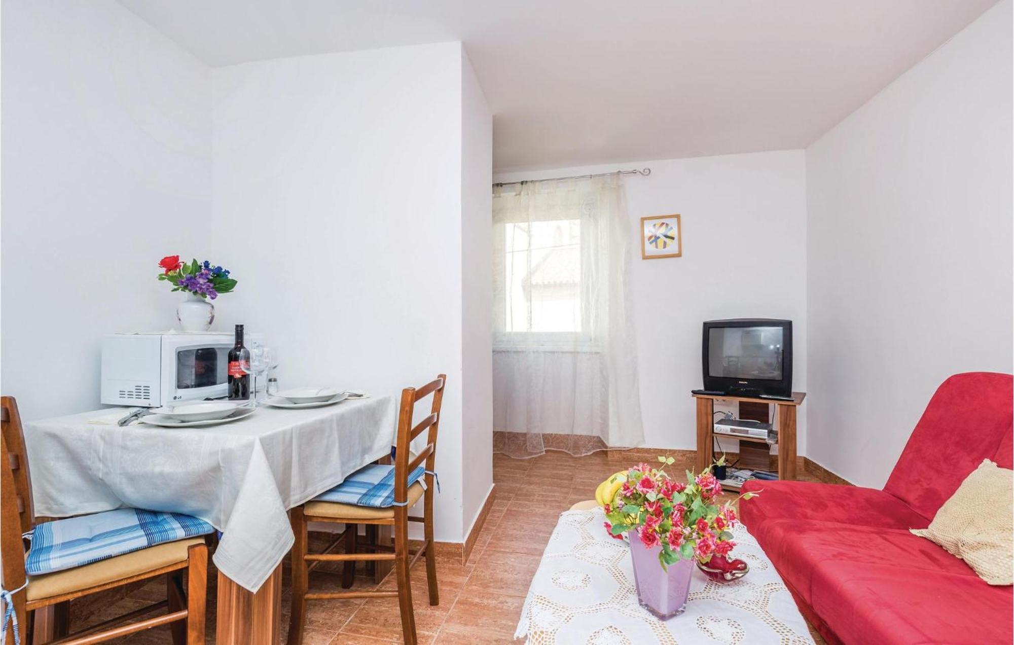 1 Bedroom Nice Apartment In Senj Senj  Luaran gambar