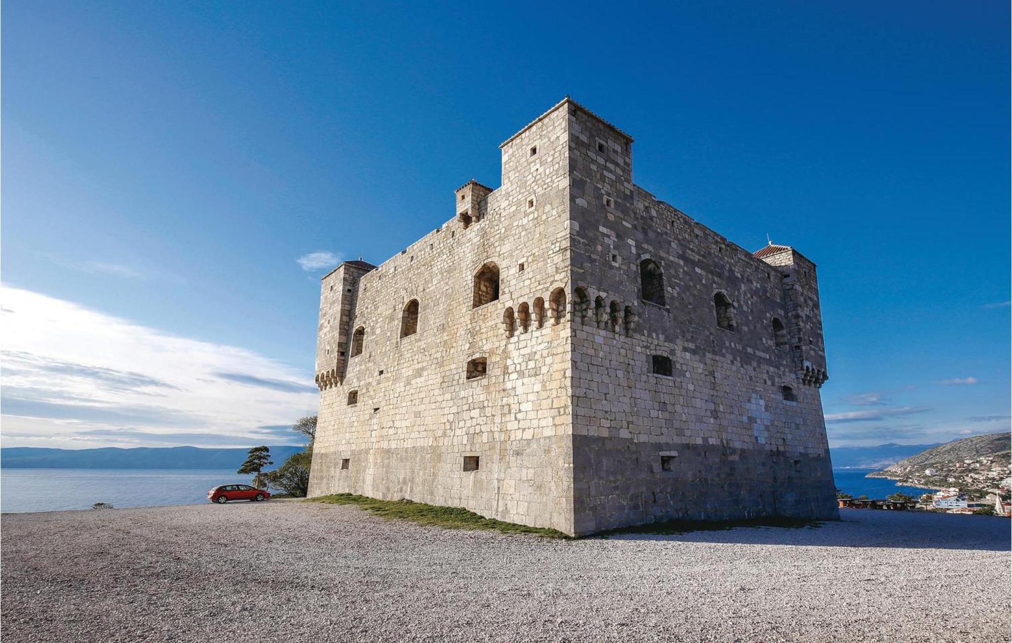 1 Bedroom Nice Apartment In Senj Senj  Luaran gambar